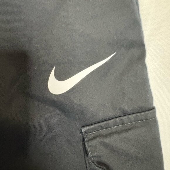 Nike Track Pants Womens Small  Black Cargo Woven Jogger Gym Essentials DO7209 - Picture 2 of 3